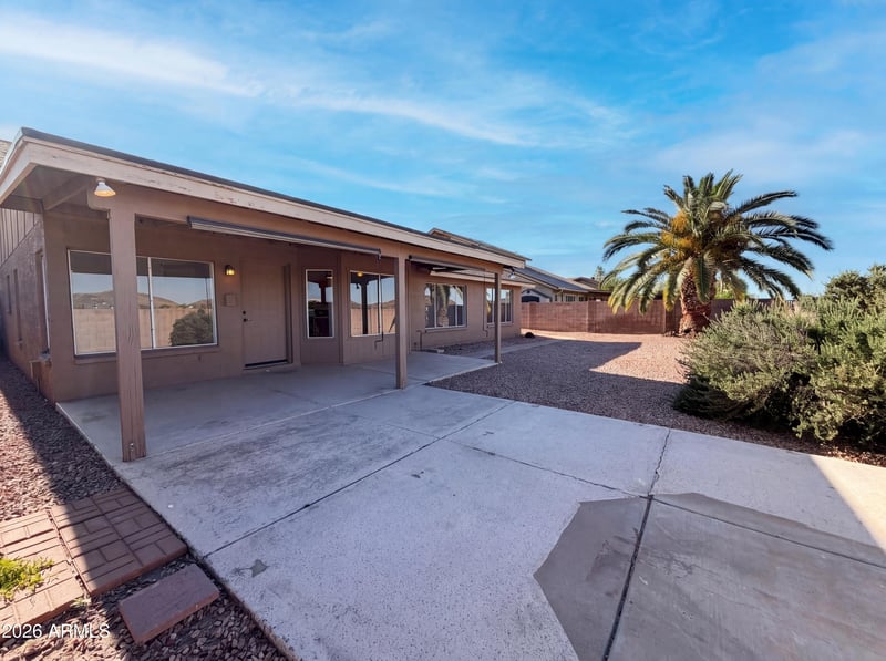 23626 45th Ave, Glendale, AZ 85310