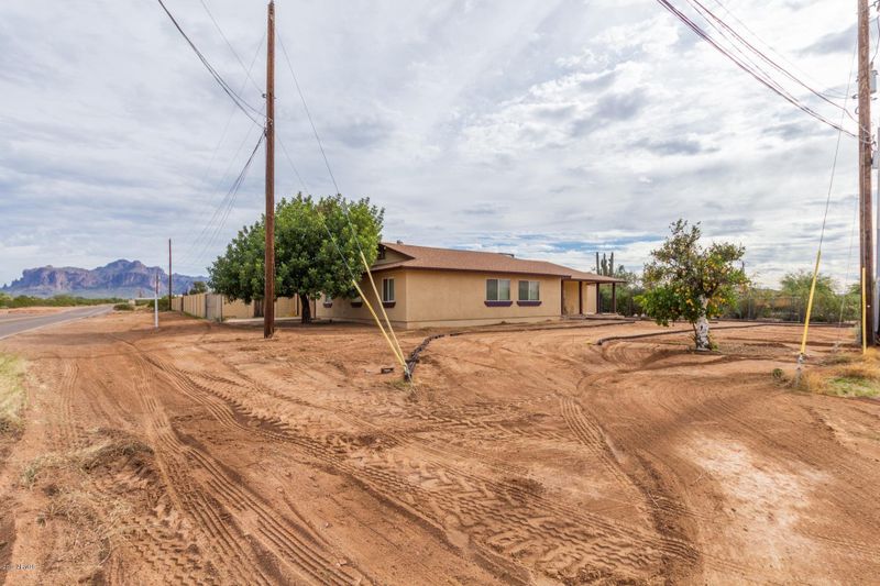 2363 N Valley Dr, Apache Junction, AZ 85120
