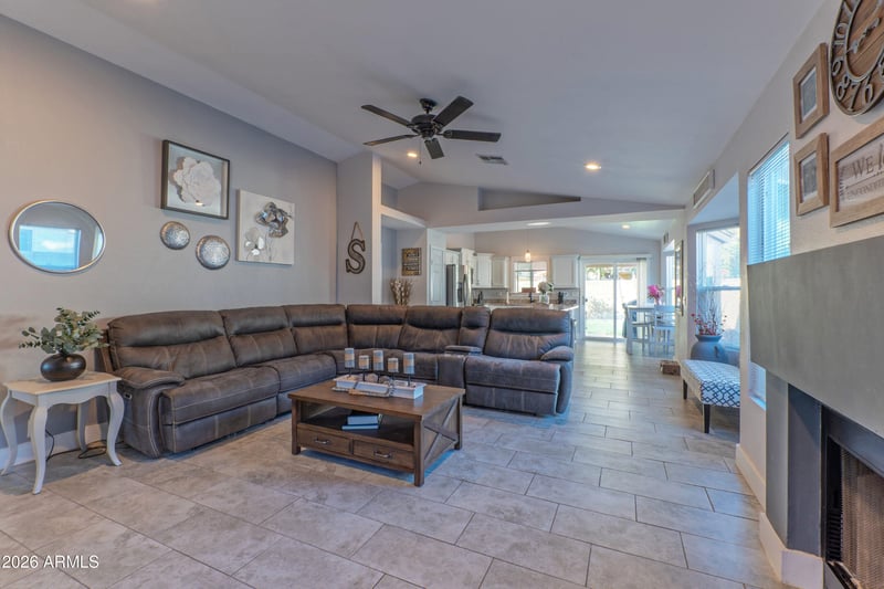 23658 36th Dr, Glendale, AZ 85310