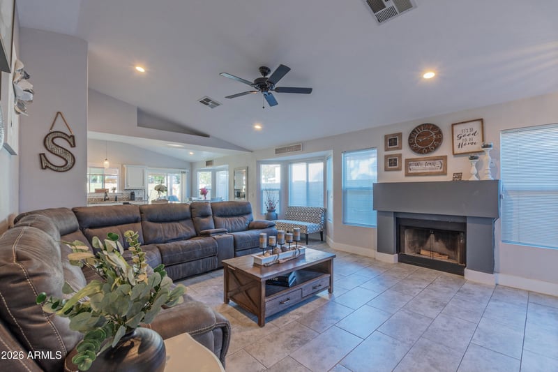 23658 36th Dr, Glendale, AZ 85310