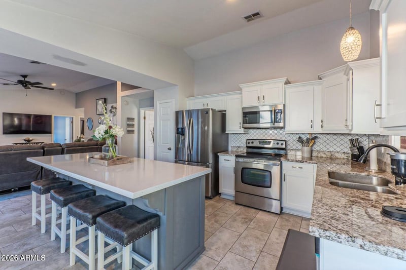 23658 N 36th Dr, Glendale, AZ 85310