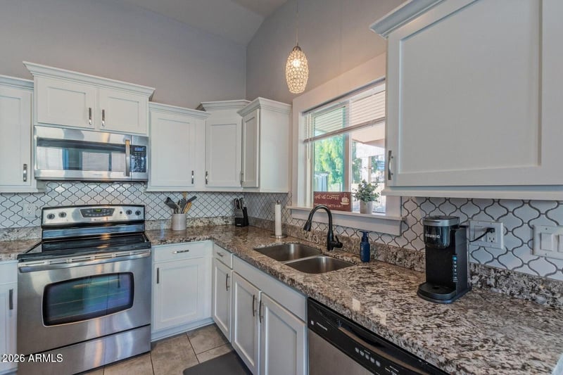 23658 N 36th Dr, Glendale, AZ 85310