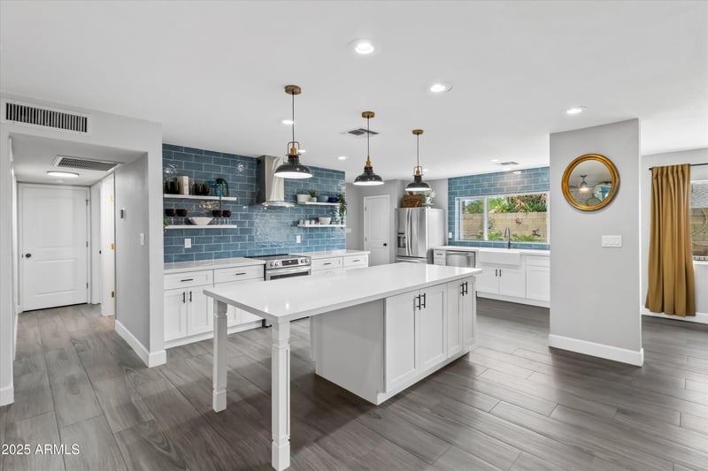 2366 Becker Ln, Phoenix, AZ 85028