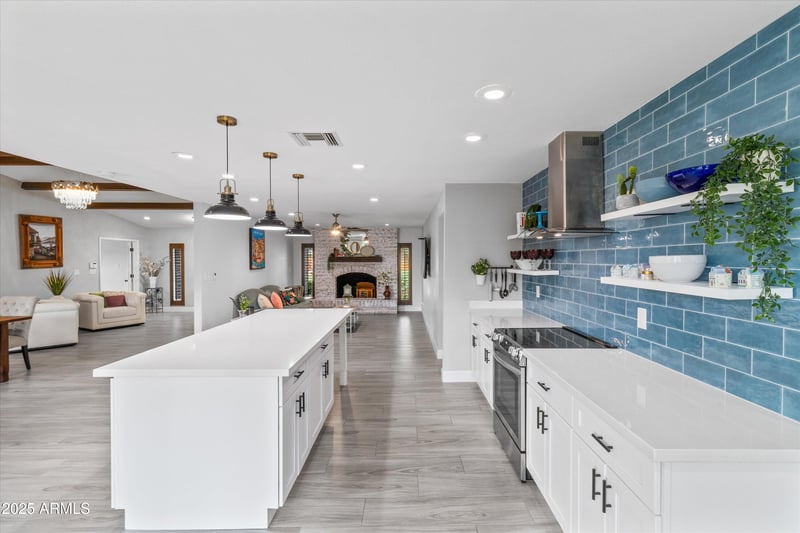 2366 Becker Ln, Phoenix, AZ 85028