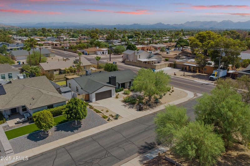 2366 Becker Ln, Phoenix, AZ 85028