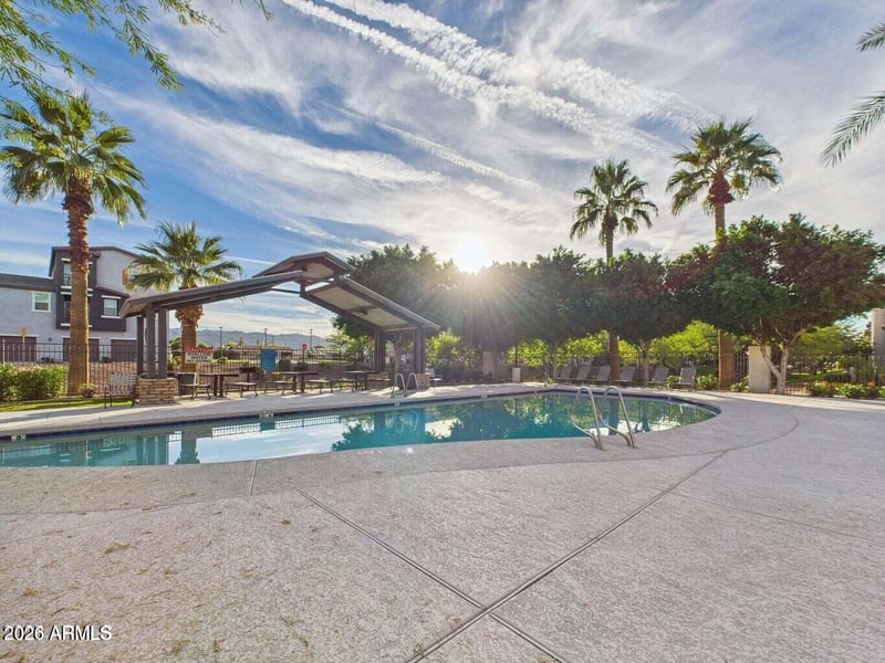 2367 Huntington Dr, Phoenix, AZ 85040