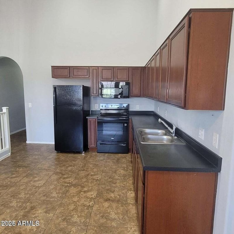 2367 Huntington Dr, Phoenix, AZ 85040