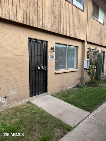 2367 Hazelwood St #64, Phoenix, AZ 85015