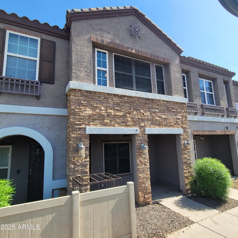 2367 Huntington Dr, Phoenix, AZ 85040