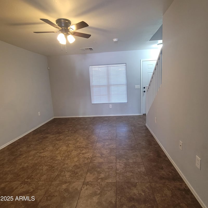 2367 Huntington Dr, Phoenix, AZ 85040