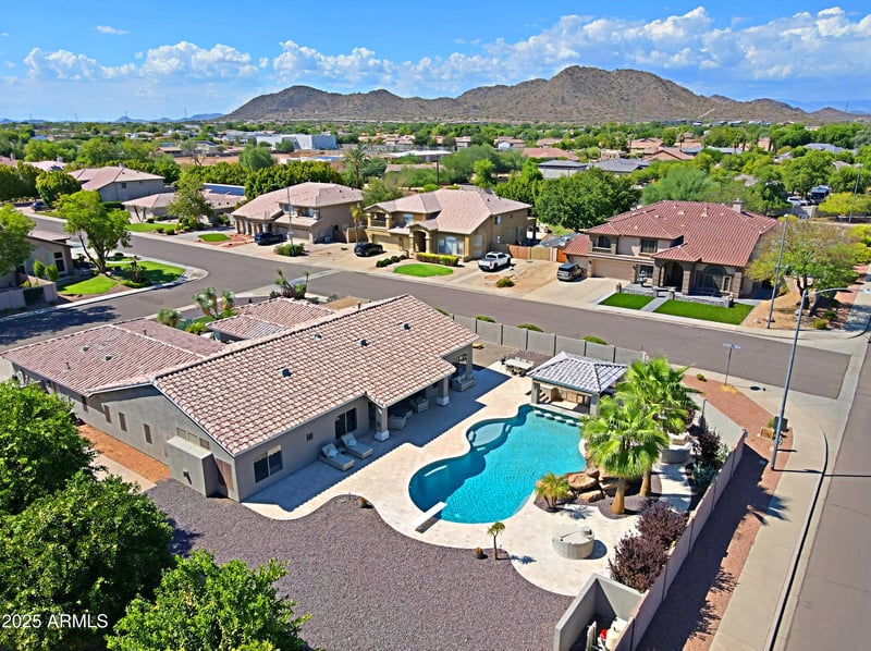 23673 81st Dr, Peoria, AZ 85383