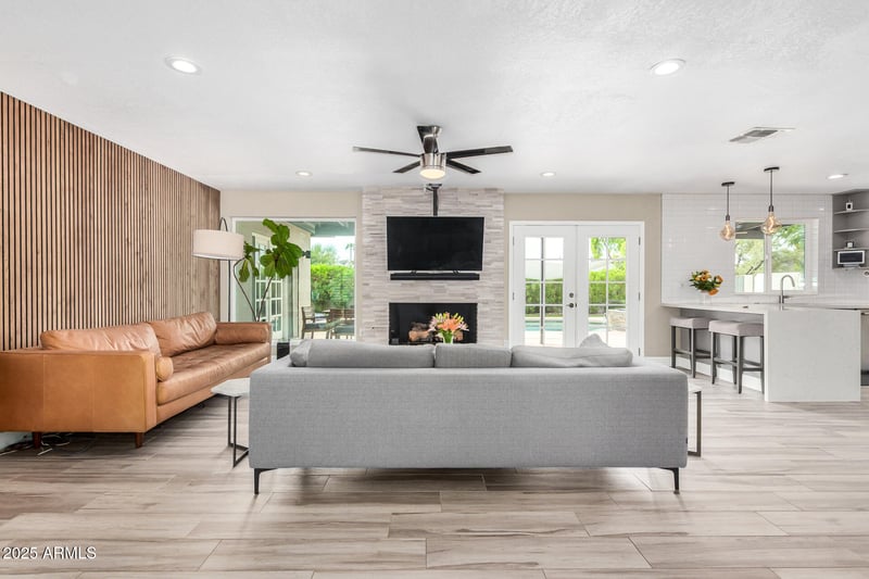 237 Pine Valley Dr, Phoenix, AZ 85023