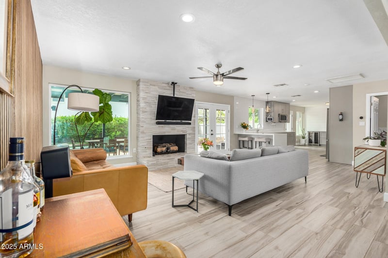 237 Pine Valley Dr, Phoenix, AZ 85023