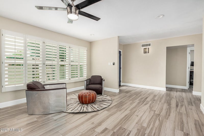 237 Pine Valley Dr, Phoenix, AZ 85023
