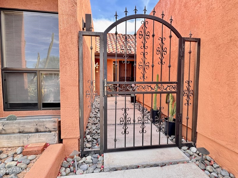 237 W Denton Ln, Phoenix, AZ 85013