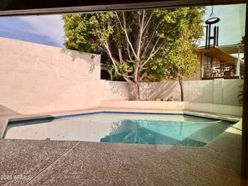 237 Denton Ln, Phoenix, AZ 85013