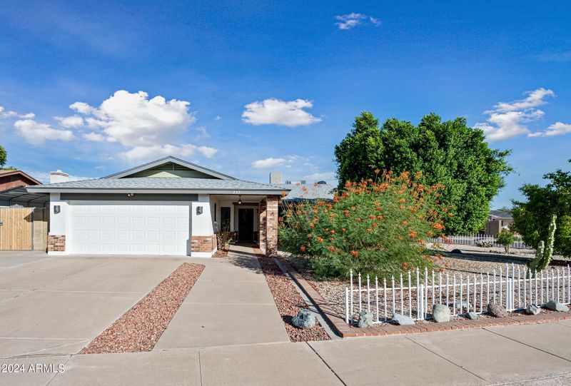 237 W Wagoner Rd, Phoenix, AZ 85023