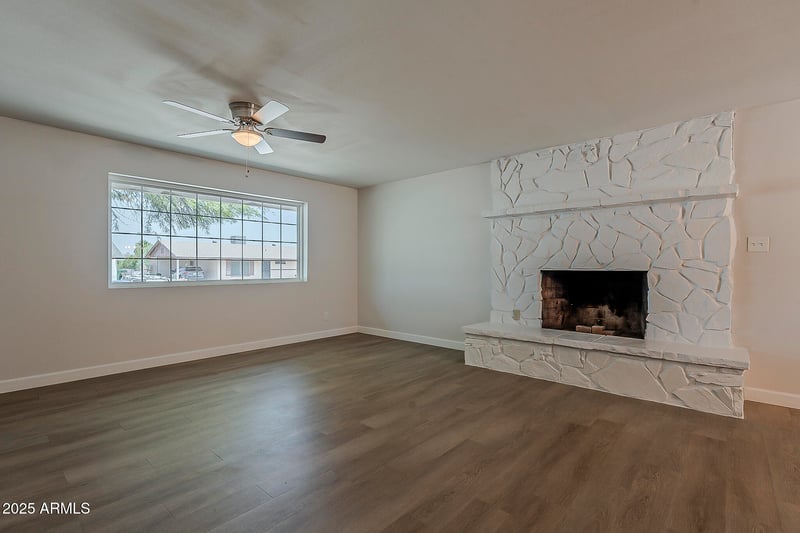 237 Winston Dr, Phoenix, AZ 85041