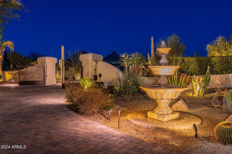 23702 N Dobson Rd, Scottsdale, AZ 85255