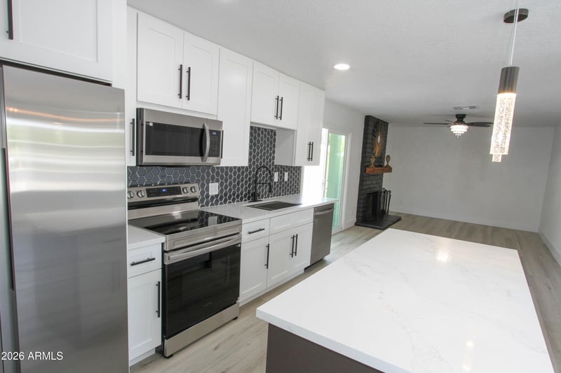 2371 W Paradise Ln, Phoenix, AZ 85023