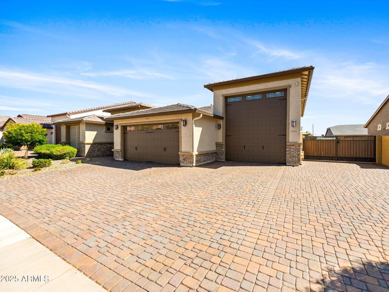 23733 169th Ln, Surprise, AZ 85387