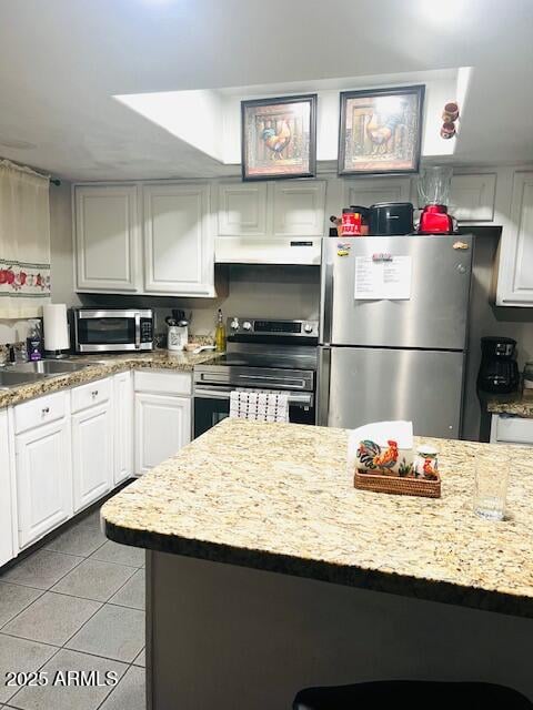 2377 Hazelwood St, Phoenix, AZ 85015