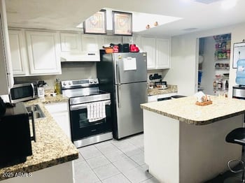 2377 Hazelwood St, Phoenix, AZ 85015