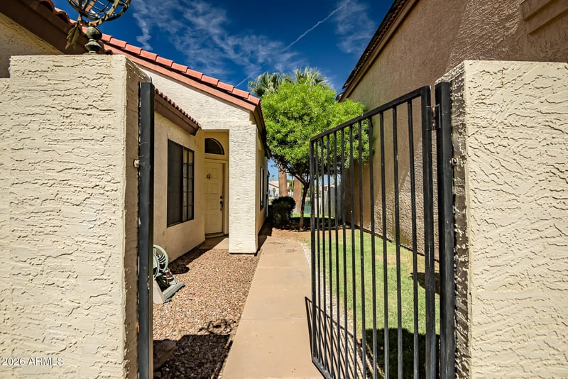 238 Lakeview Blvd, Chandler, AZ 85225