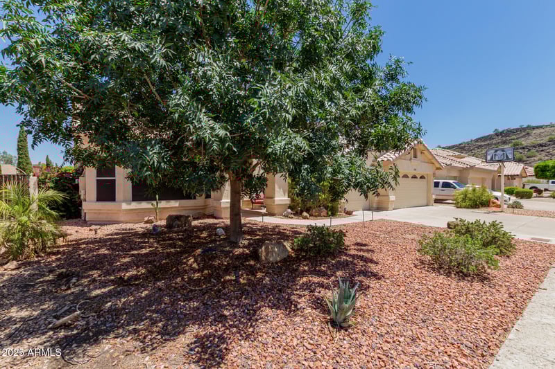 23801 57th Dr, Glendale, AZ 85310