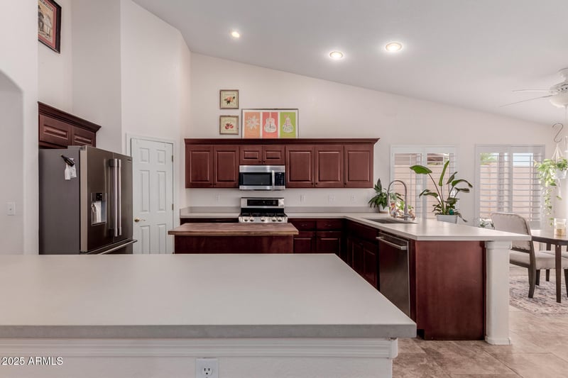 23801 57th Dr, Glendale, AZ 85310