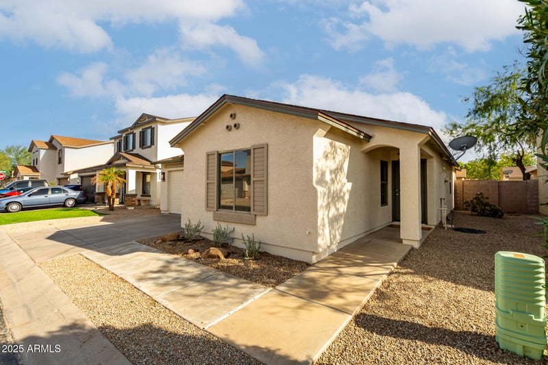 2381 Meadow Lark Way, San Tan Valley, AZ 85140
