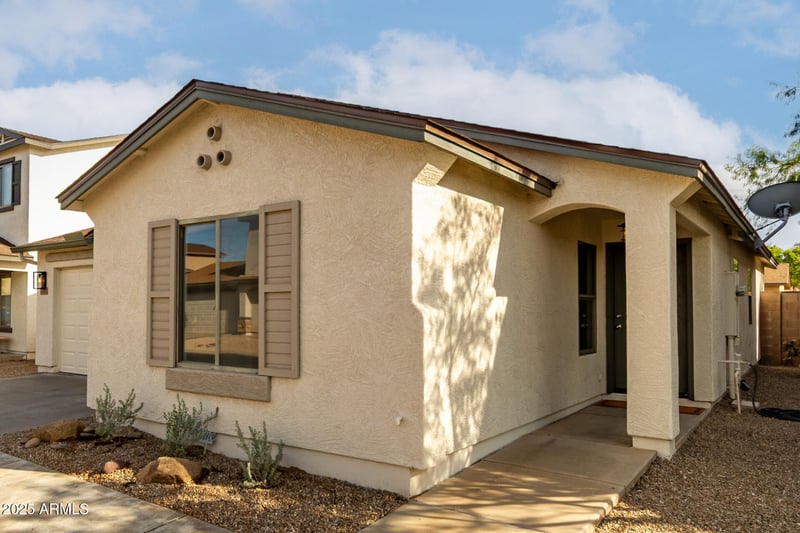 2381 Meadow Lark Way, San Tan Valley, AZ 85140