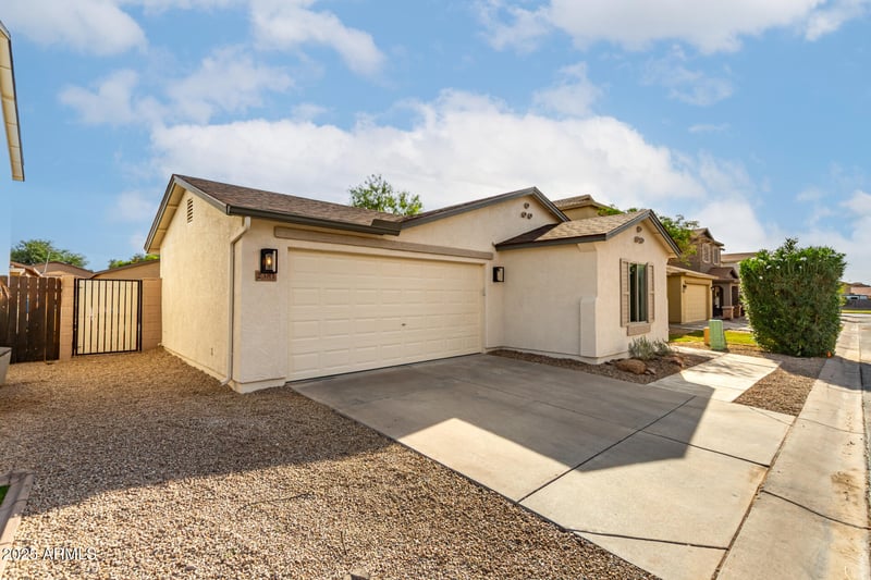 2381 Meadow Lark Way, San Tan Valley, AZ 85140
