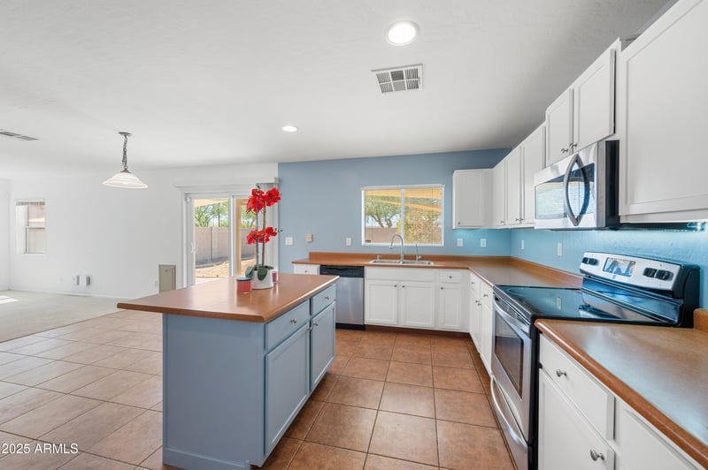 2381 Olivine Rd, San Tan Valley, AZ 85143