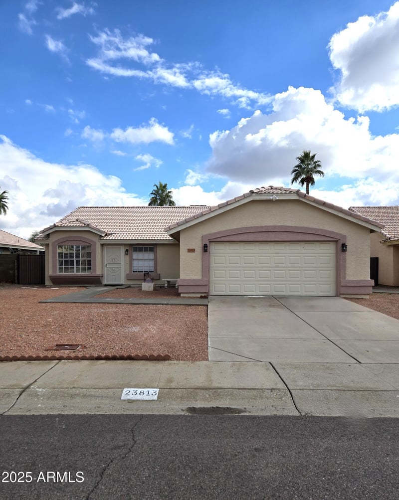 23813 39th Ln, Glendale, AZ 85310