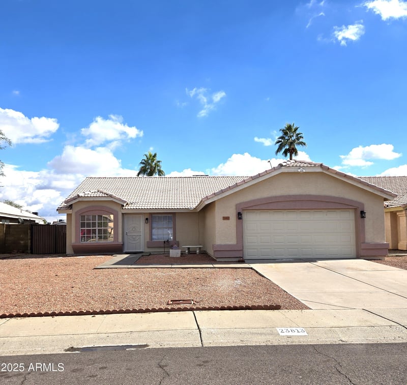 23813 39th Ln, Glendale, AZ 85310