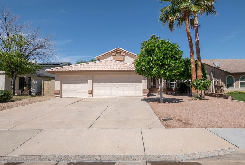 23844 N 40th Dr, Glendale, AZ 85310