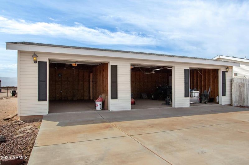 23851 Tether Trl, Wittmann, AZ 85361