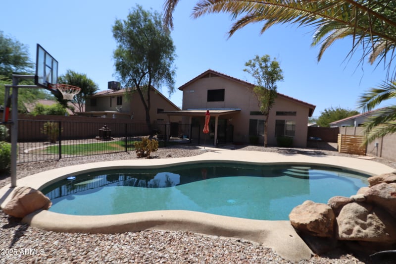 23869 36th Dr, Glendale, AZ 85310