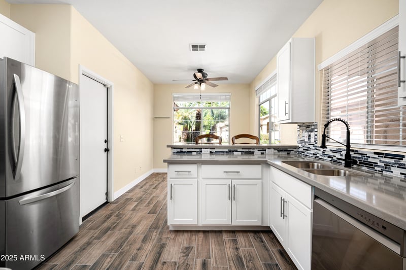 239 Angela Dr, Phoenix, AZ 85023