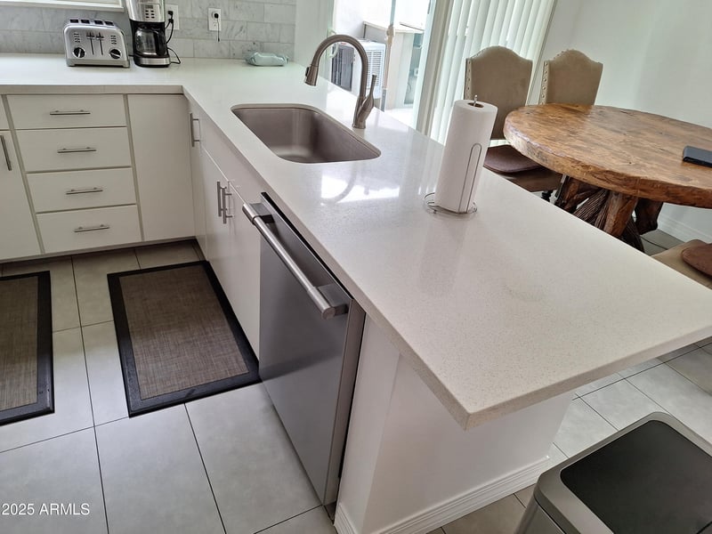 239 Betty Elyse Ln, Phoenix, AZ 85022