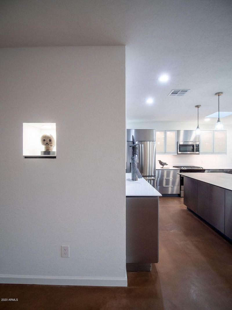 239 E Medlock Dr, Phoenix, AZ 85012