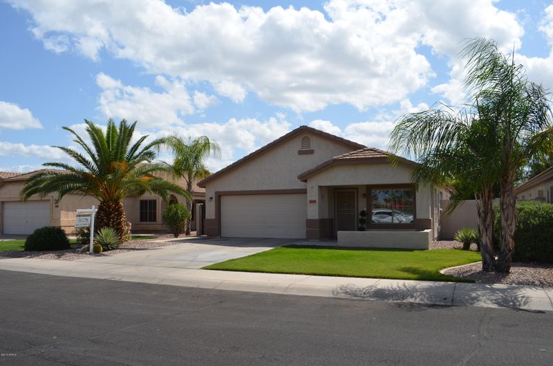 239 N Tiago Dr, Gilbert, AZ 85233