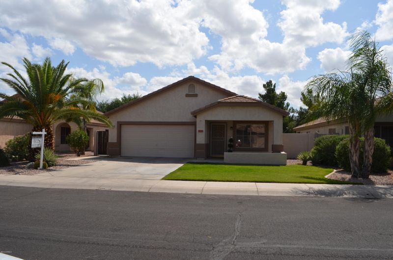 239 N Tiago Dr, Gilbert, AZ 85233