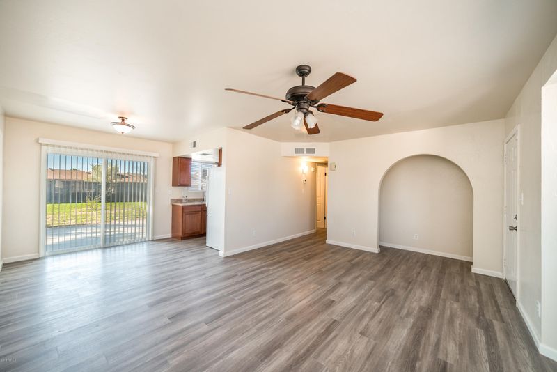 239 W Utopia Rd, Phoenix, AZ 85027