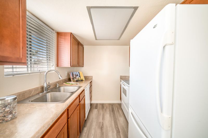 239 W Utopia Rd, Phoenix, AZ 85027
