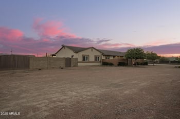 23911 Mcarthur Rd, Wittmann, AZ 85361