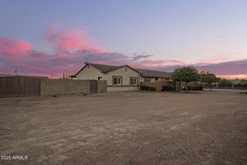 23911 Mcarthur Rd, Wittmann, AZ 85361