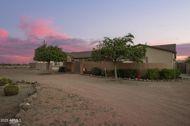 23911 Mcarthur Rd, Wittmann, AZ 85361
