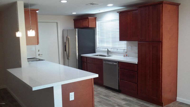 2394 N Comanche Dr, Chandler, AZ 85224